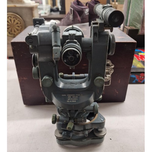 170 - Vintage Cooke Troughton and Simm theodolite in wooden box approximately 12.75