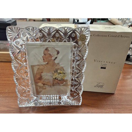 148 - As new and boxed Vincennes crystal frame approximately 5