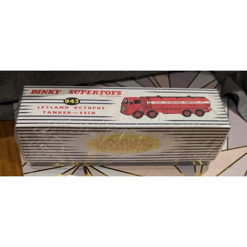 188 - New and sealed Dinky Supertoys (Atlas) 943 Esso Leyland Octopus tanker