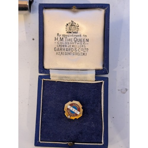 9 carat hallmarked gold Esso long service pin badge. Enamelled and set ...