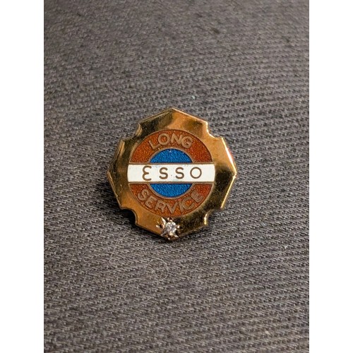 9 carat hallmarked gold Esso long service pin badge. Enamelled and set ...