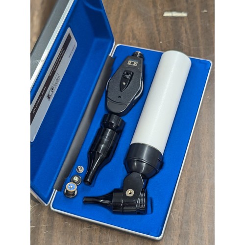 232 - Boxed Keeler ophthalmoscope set in case