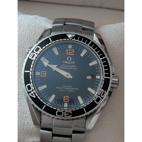 198 - Designer Style Working Master Chronometer Limited Edition Wrist Watch