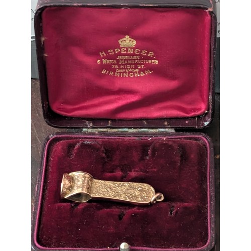 215 - A Late Victorian/Edwardian 9 Carat Gold Cigar Cutter With 1913 London hallmark