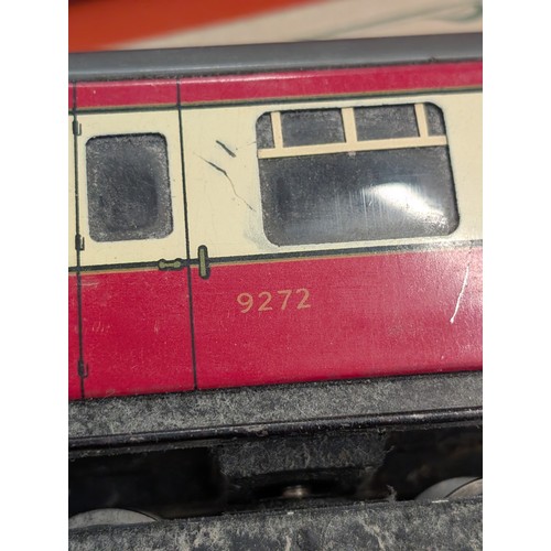 34 - O Gauge British Railways (BR) Red and Cream Passenger Coach, No. 9272