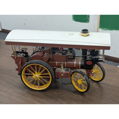35 - Detailed Plastic Scale Model of a Showman's Traction Engine, with Garrett and Hornsby Plaques