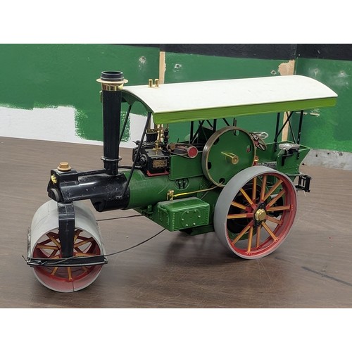 27 - Highly Detailed Plastic Model Road Roller Engine