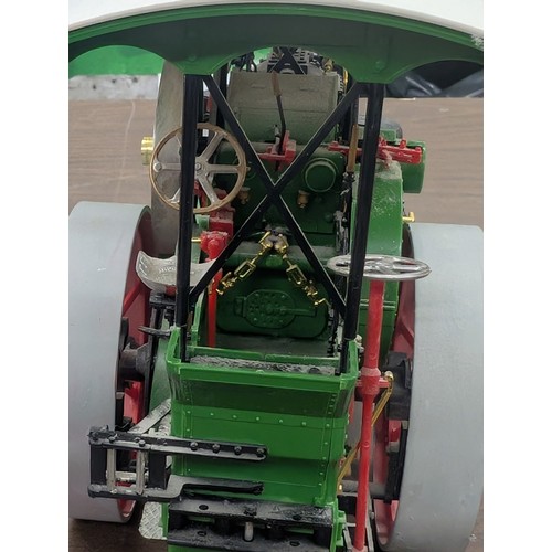 27 - Highly Detailed Plastic Model Road Roller Engine