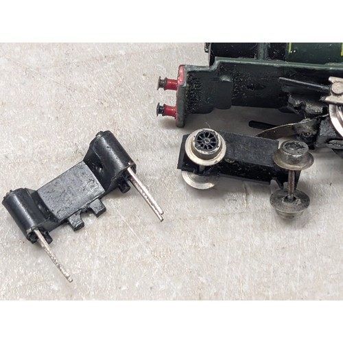 10 - Grafar N Gauge BR Green 4-6-0 Locomotive and Tender