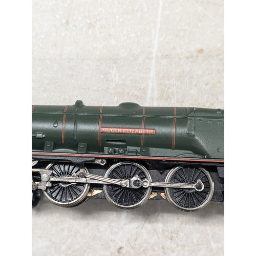15 - Graham Farish (Grafar) Duchess Class 4-6-2 Locomotive 'Queen Elizabeth' No. 46221 with Tender