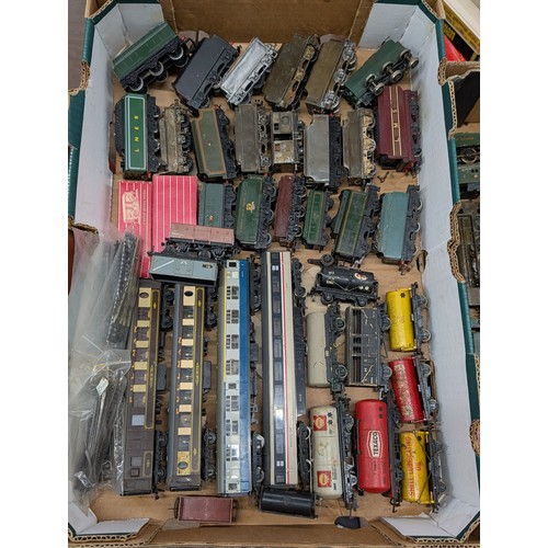 305 - Large Amount of Vintage OO Gauge Model Railway Locomotives and Rolling Stock Attributed to Hornby an... 