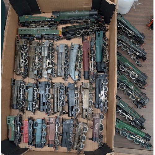 305 - Large Amount of Vintage OO Gauge Model Railway Locomotives and Rolling Stock Attributed to Hornby an... 
