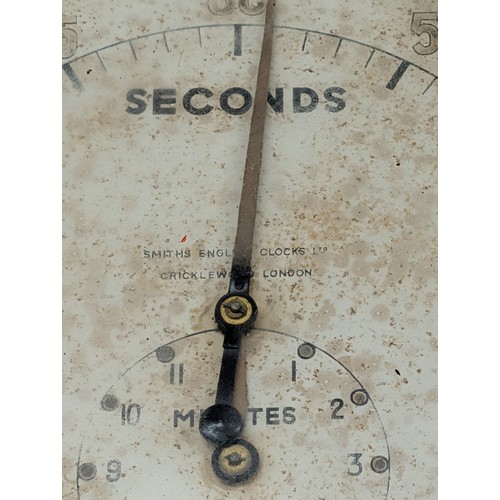160 - Non-Working Smiths English Clocks Ltd British Air Ministry Bakelite Wall-Mounted Mechanical Timer