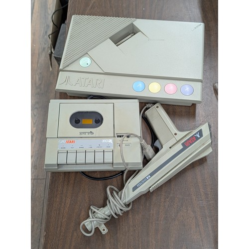 103 - Atari XE System Console with XC12 Program Recorder and XG-1 Light Gun But No Power Supply So Unteste... 