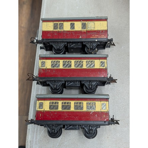 190 - A Collection of Hornby O Gauge Tinplate Clockwork Trains and Accessories, Plus Large Storage Tub Of ... 