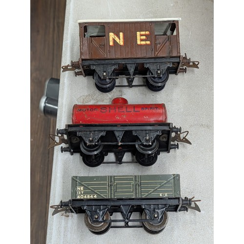 190 - A Collection of Hornby O Gauge Tinplate Clockwork Trains and Accessories, Plus Large Storage Tub Of ... 