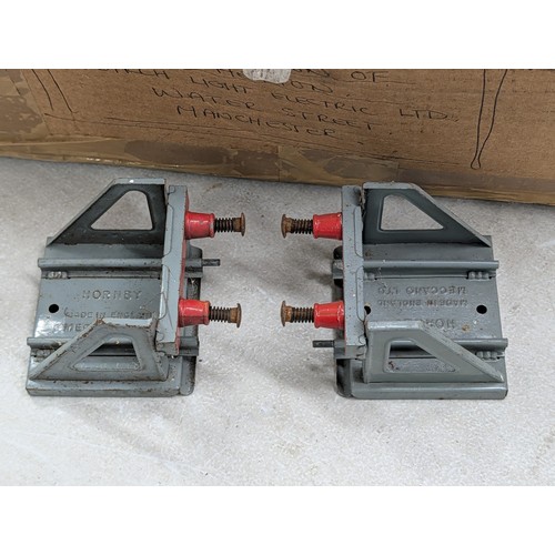 190 - A Collection of Hornby O Gauge Tinplate Clockwork Trains and Accessories, Plus Large Storage Tub Of ... 