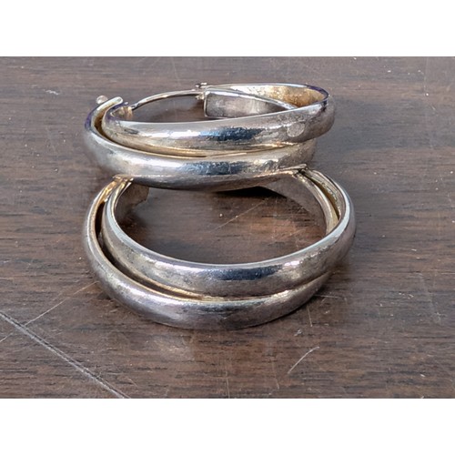 352 - Two 925 Silver Jewellery Items: A 19