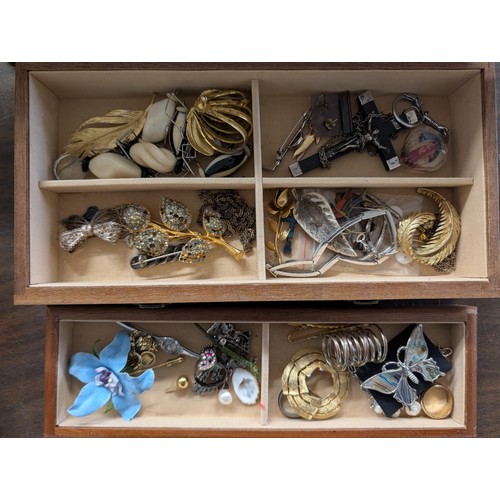 316 - Large Assortment of Vintage and Contemporary Costume Jewellery in Two Jewellery Boxes
