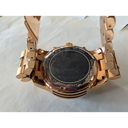346 - Michael Kors Runway Chronograph Watch MK-5931