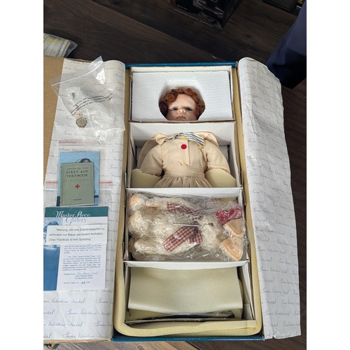 318 - Boxed and mint 21