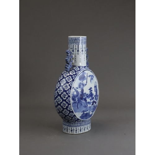 117 - A Blue and White Moonflask with a Mythical Scene, Guangxu, well painted in good blue on both sides, ... 