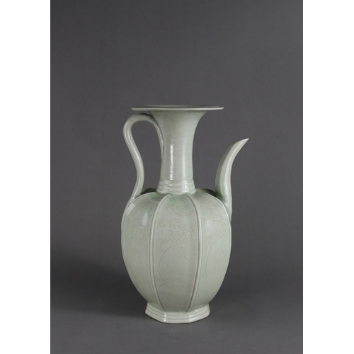 40 - An Extremely Rare Yue-type Incised Ewer, Five dynasties/Northern Song dynasty the melon-shaped body ... 