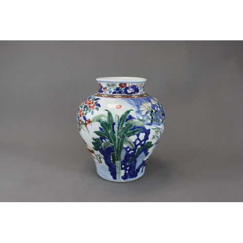 101 - A Wucai 'Hundred Antiques' Jar, Shunzhi,  the baluster body well painted in bright enamels and under... 