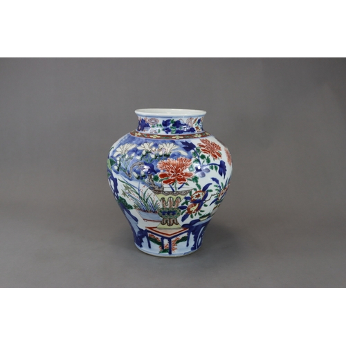 101 - A Wucai 'Hundred Antiques' Jar, Shunzhi,  the baluster body well painted in bright enamels and under... 