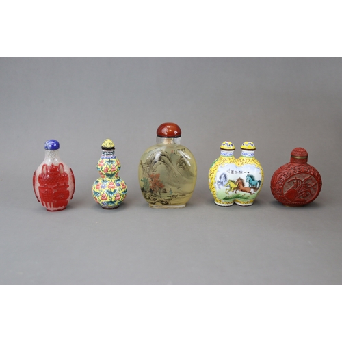 465 - Fifteen Assorted Snuffbottles, 19th and 20th century,