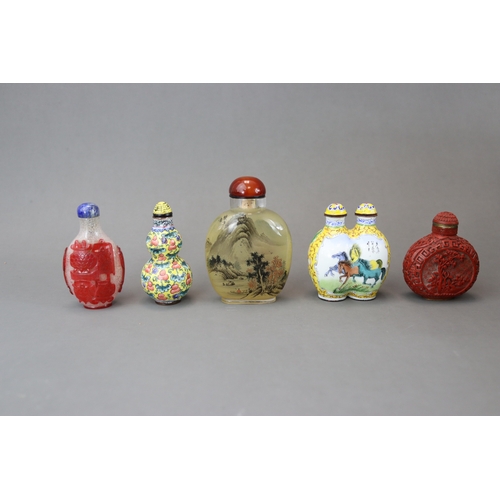 465 - Fifteen Assorted Snuffbottles, 19th and 20th century,