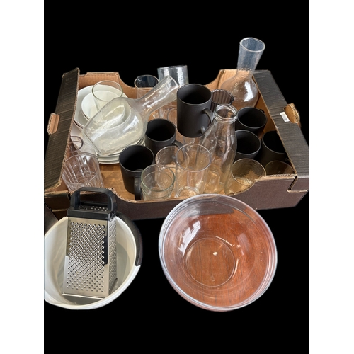 144 - Box of glass items