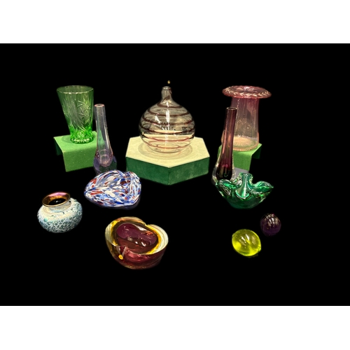 147 - Qty of studio and hand blown glass