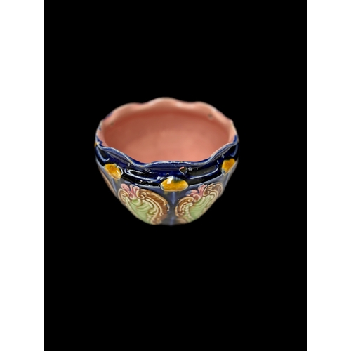 126 - Ceramic hanging planter 14.5cm x H10.5cm