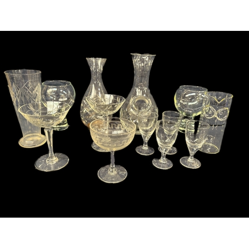 144 - Collection of mixed glass items