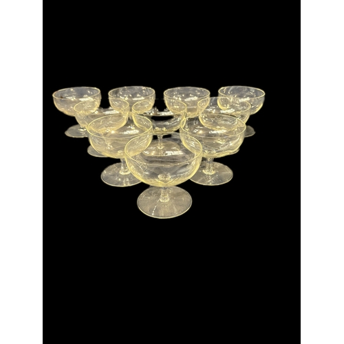 145 - 10 vintage champagne coupes