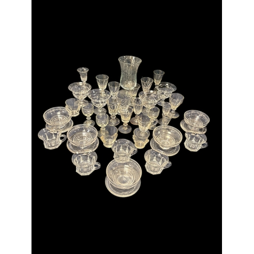 157 - Mixed group of glass ware
