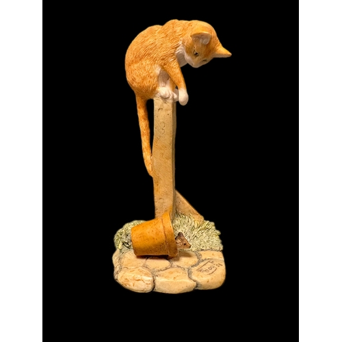 127 - Border fine arts - Cat and Mouse 13cm H