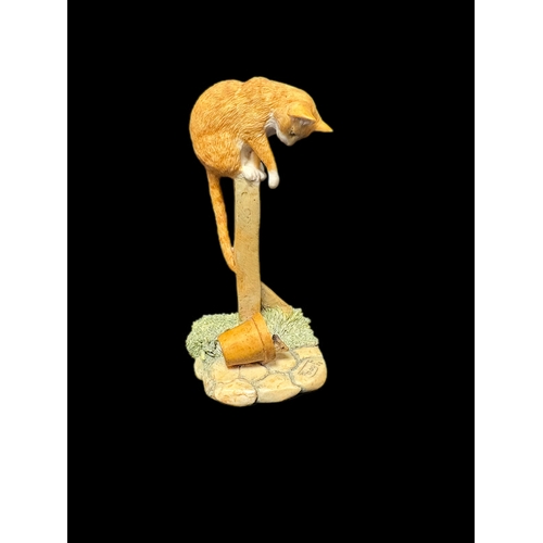 127 - Border fine arts - Cat and Mouse 13cm H