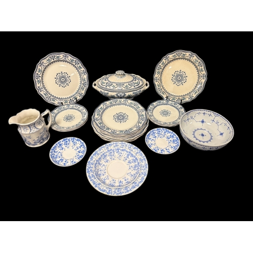 135 - Qty of mixed blue and white China