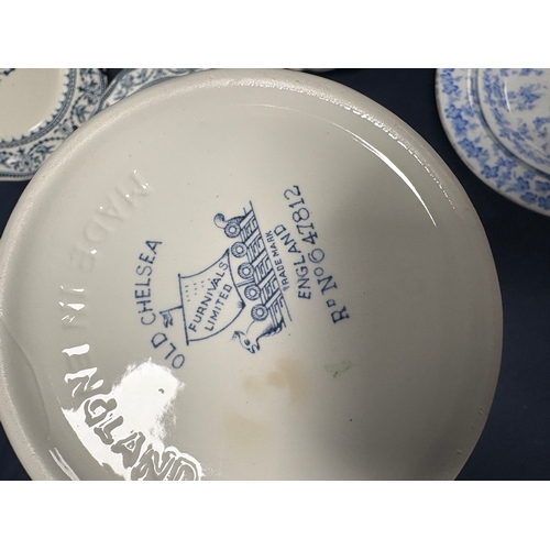 135 - Qty of mixed blue and white China