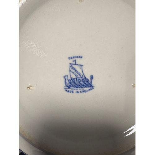 135 - Qty of mixed blue and white China