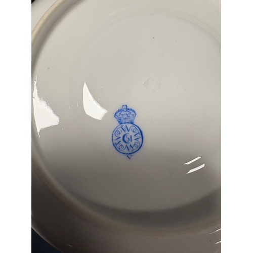 135 - Qty of mixed blue and white China