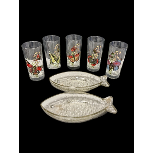 166 - 5 butterfly decorated hi ball glasses and 2 fish shaped glass dishes