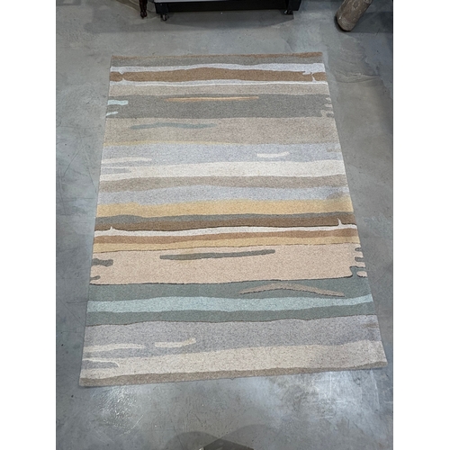 540 - Brintons rug 170cm x 240cm