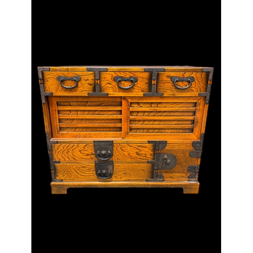 500 - Korean merchants chest74cm W x 36cm D x 62cm H