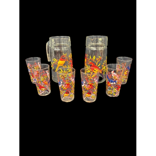 166 - Retro bird design glasses and 2 jugs