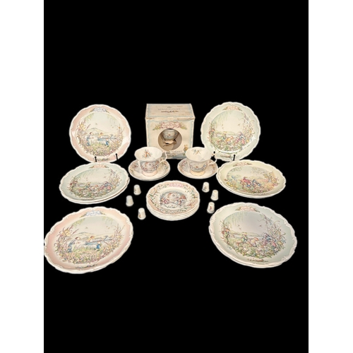 146 - Mixed group of Royal Albert china and thimbles