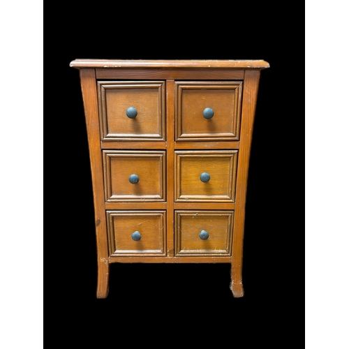 520 - Small 6 drawer chest of drawers 47cm x 28cm x 68cm H