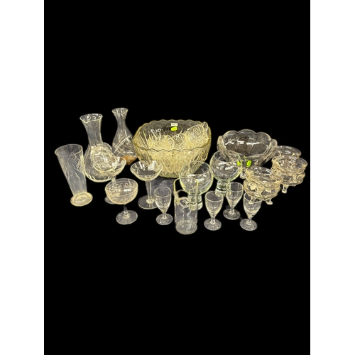 168 - Large qty of glass items